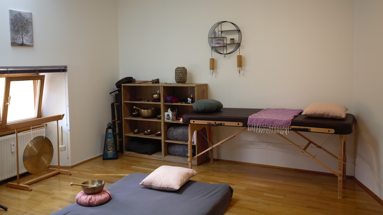 Klanginstrumente, Massagetisch, Gong